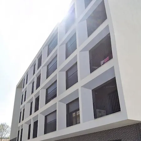 Flat Spacious And Tidy - Close Stadium Wifiac