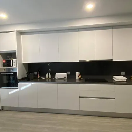 Flat Spacious And Tidy - Close Stadium Wifiac Tondela
