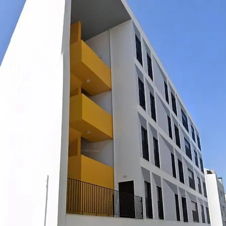 Flat Spacious And Tidy - Close Stadium Wifiac Apartman
