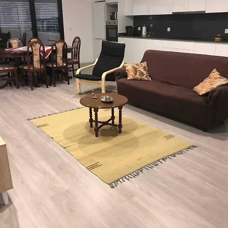 Flat Spacious And Tidy - Close Stadium Wifiac Apartman *