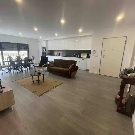 Flat Spacious And Tidy - Close Stadium Wifiac