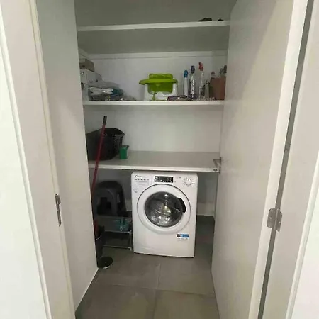 Apartman Flat Spacious And Tidy - Close Stadium Wifiac *